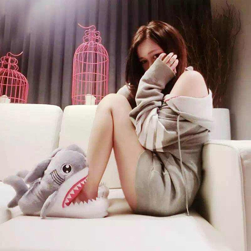 Unisex Fashion Shark Slipper