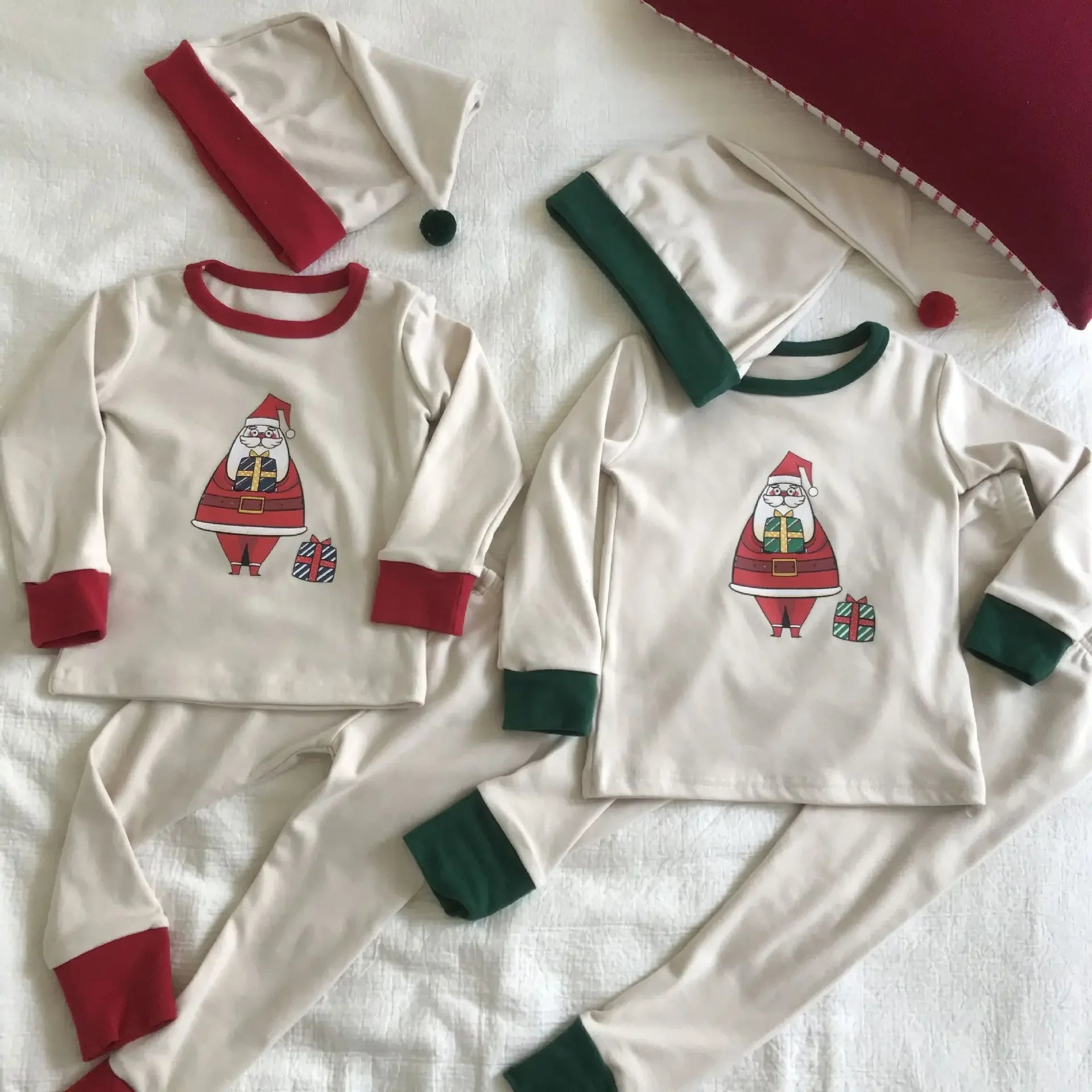 2025 Christmas Kids Pajamas Sets 1-8Y Baby Girls Boys Santa Claus Print Long Sleeve Top Pants with Hat Children Homewear Outfit