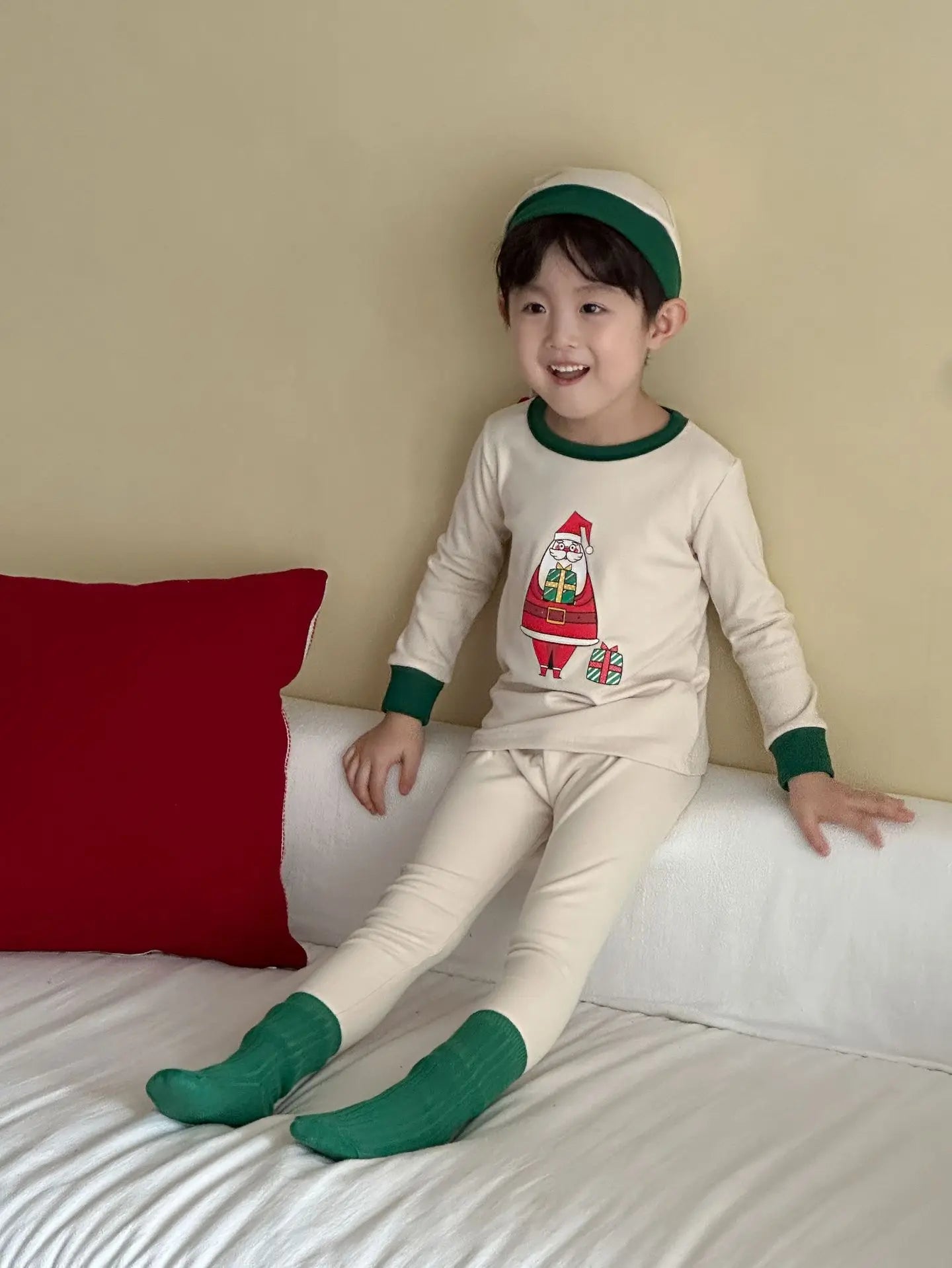 2025 Christmas Kids Pajamas Sets 1-8Y Baby Girls Boys Santa Claus Print Long Sleeve Top Pants with Hat Children Homewear Outfit