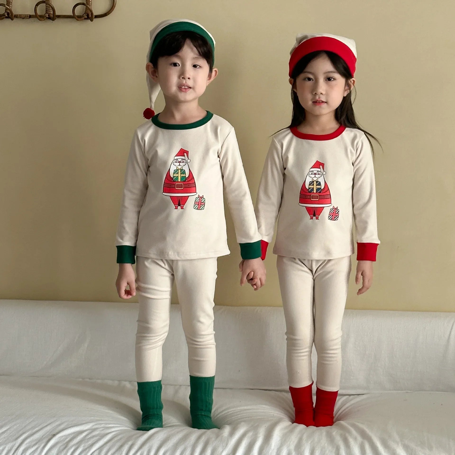 2025 Christmas Kids Pajamas Sets 1-8Y Baby Girls Boys Santa Claus Print Long Sleeve Top Pants with Hat Children Homewear Outfit