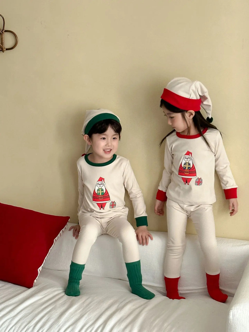 2025 Christmas Kids Pajamas Sets 1-8Y Baby Girls Boys Santa Claus Print Long Sleeve Top Pants with Hat Children Homewear Outfit
