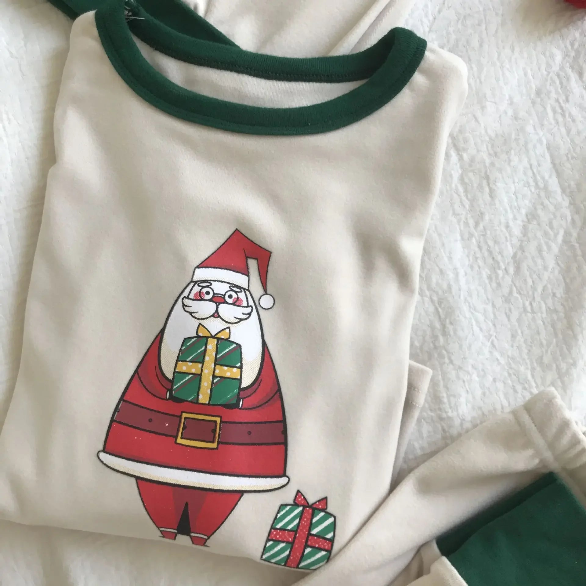 2025 Christmas Kids Pajamas Sets 1-8Y Baby Girls Boys Santa Claus Print Long Sleeve Top Pants with Hat Children Homewear Outfit