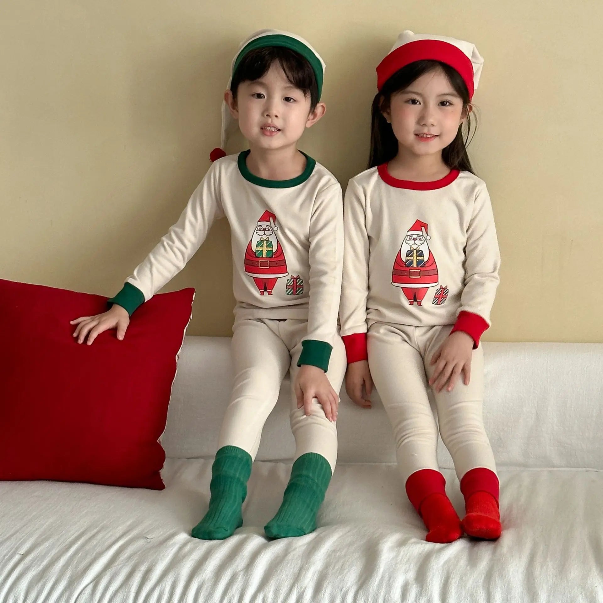 2025 Christmas Kids Pajamas Sets 1-8Y Baby Girls Boys Santa Claus Print Long Sleeve Top Pants with Hat Children Homewear Outfit